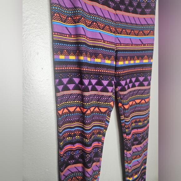 Lularoe OS printed legging - Picture 2 of 4